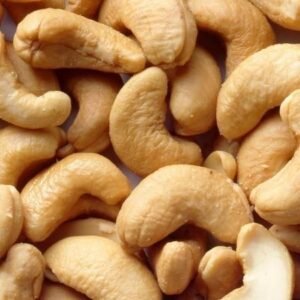 Whole cashew nuts for snacking and cooking